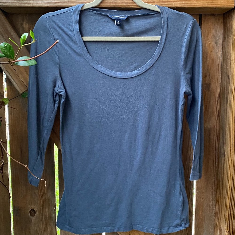 Banana Republic Slate 3/4 Sleeve Scoop Neck Top